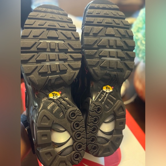 Men’s 10.5 Nike Air Max Plus - Picture 8 of 9